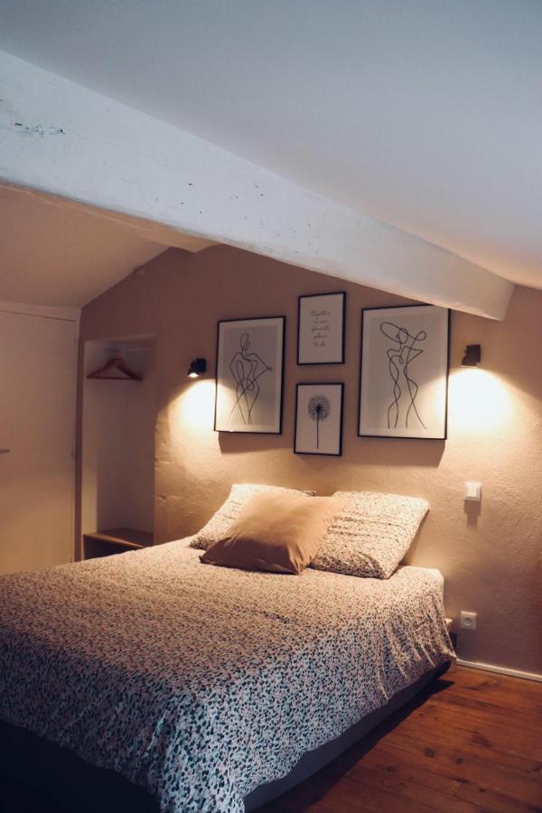 La Saintonge Apartment *